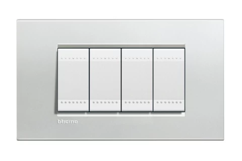 PLACA RECTANGULAR 4 MODELO LIVING LIGHT. TERMINACION PLATA BTICINO  REF LNA4804AG