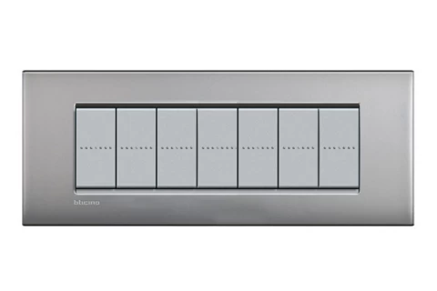 PLACA AIR 7 MODULOS COLOR NIQUEL SATINADO  MODELO LIVING LIGHT BTICINO REF LNC4807NK